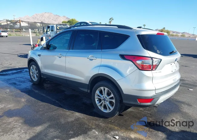 1FMCU9GD9HUE18426: 43878549