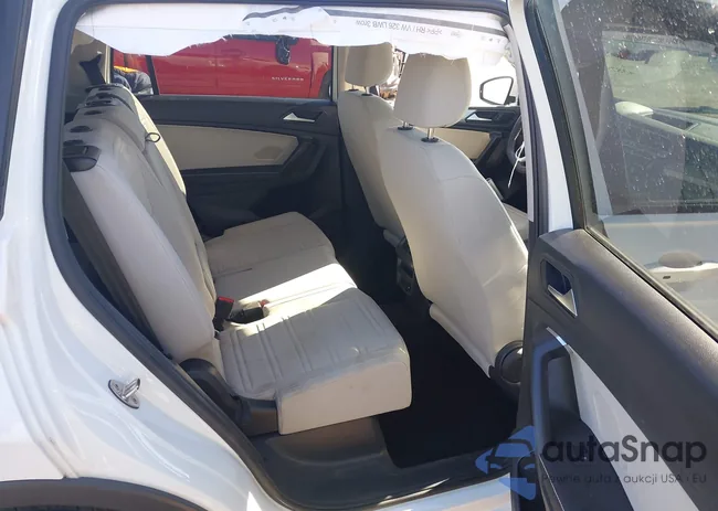 3VVRB7AX6PM045894: 43879924