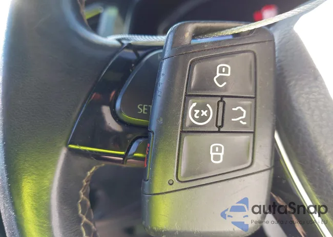 3VV3B7AX5KM115528: 43880202