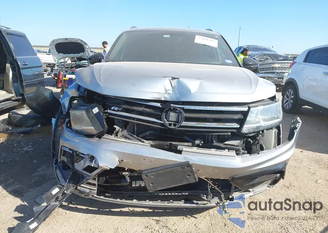 3VV3B7AX5KM115528: 43880202