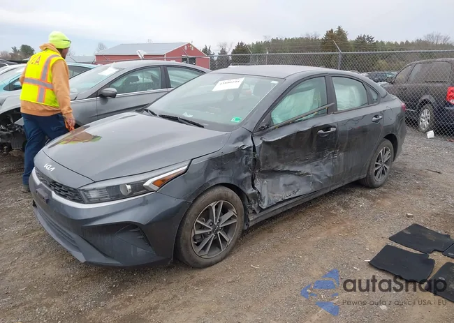 3KPF24AD1NE499290: 43880244