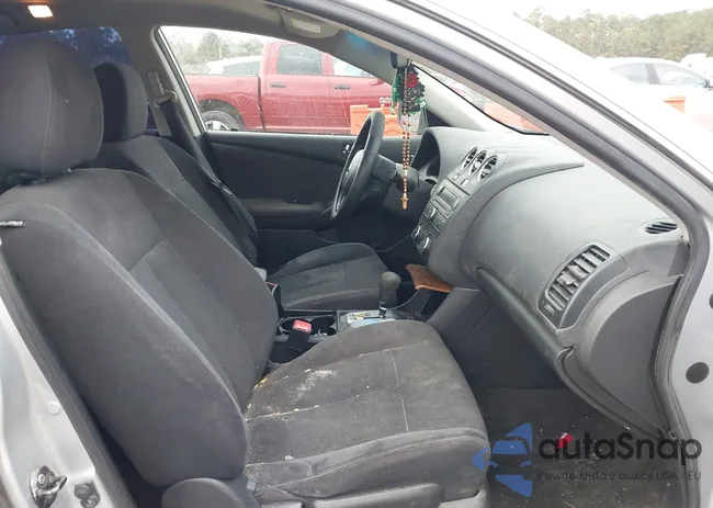 1N4AL2AP5AC179306: 43880352