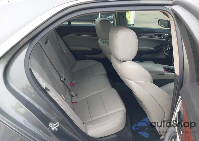 1G6AP5SX5G0106030: 43879458