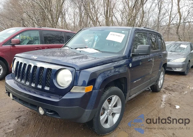 1C4NJRFB3CD621312: 43879482