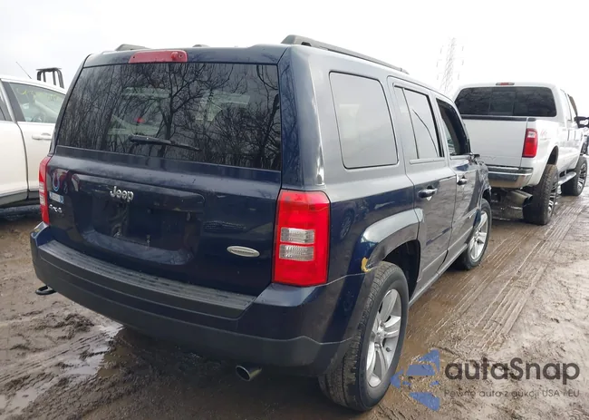 1C4NJRFB3CD621312: 43879482