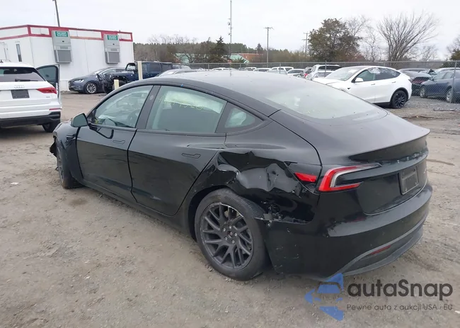 5YJ3E1EBXRF825511: 43879520