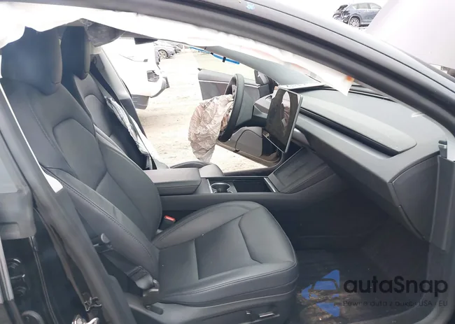 5YJ3E1EBXRF825511: 43879520