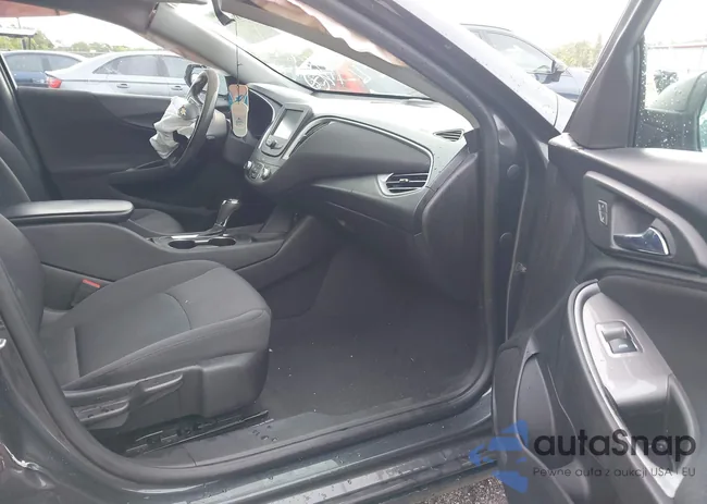 1G1ZB5STXHF291663: 43879637