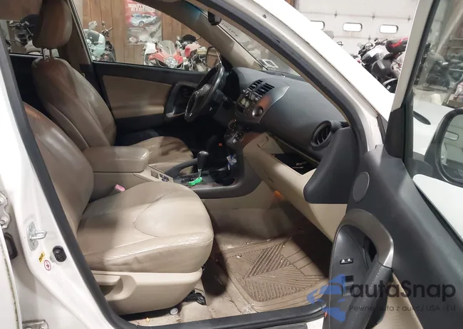 JTMDK4DV4A5088256: 43879764