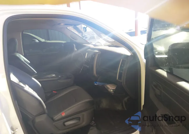 3C6JR6AG4NG205341: 43880655