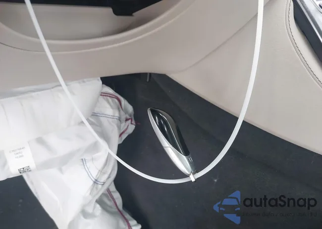 WDD2J5KB7KA040774: 43880789