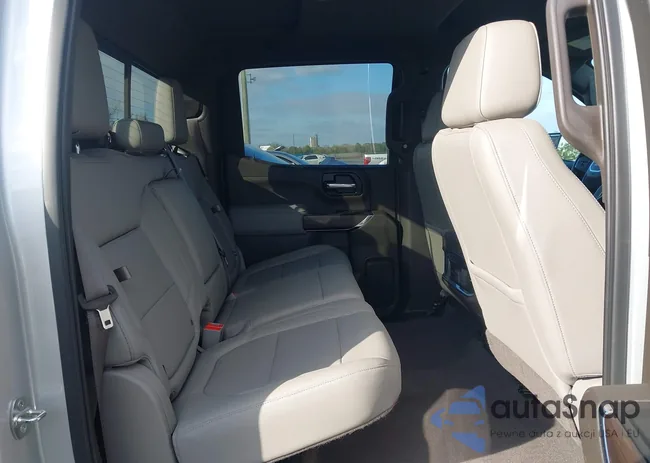 3GTU9DED2KG210852: 43881892