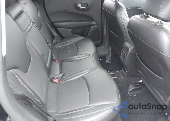 3C4NJDBBXKT750147: 43881945