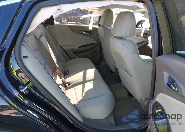 1G1ZD5STXRF142990: 43882403