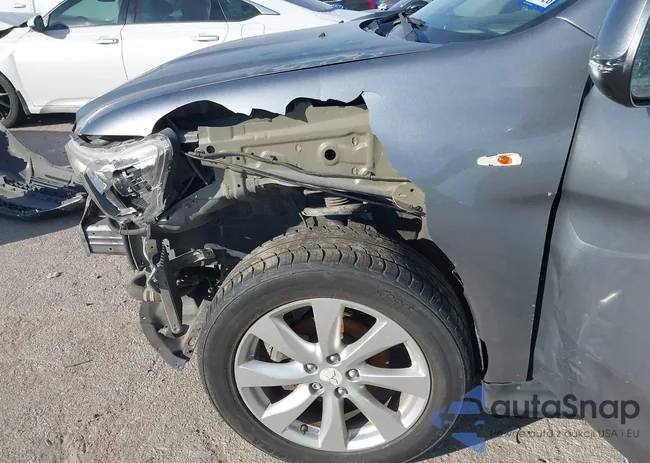 4A4AP3AUXFE018576: 43881541