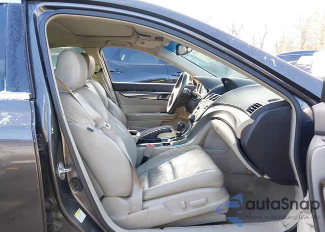 19UUA8F52AA016424: 43881576