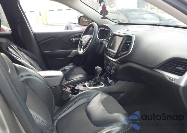 1C4PJMLX3JD570841: 43881664