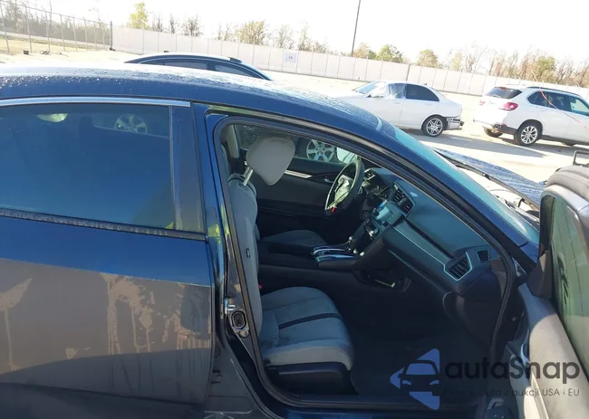 19XFC2F58JE013779: 43881671