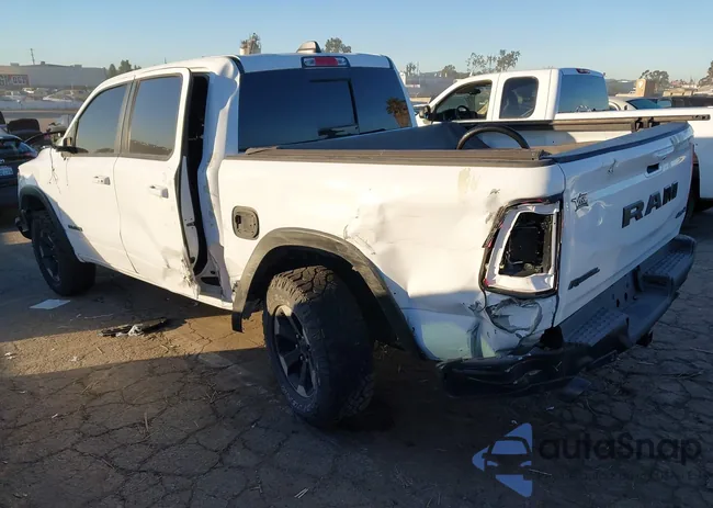 1C6SRFLT4NN282636: 43881798