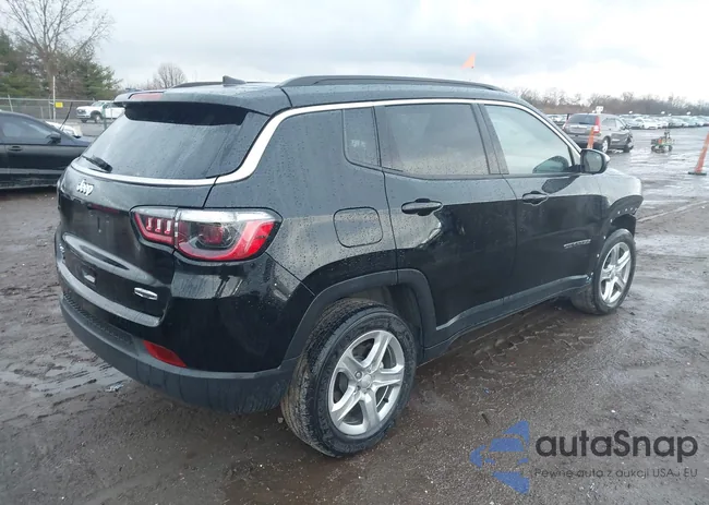 3C4NJDBNXRT591490: 43881808