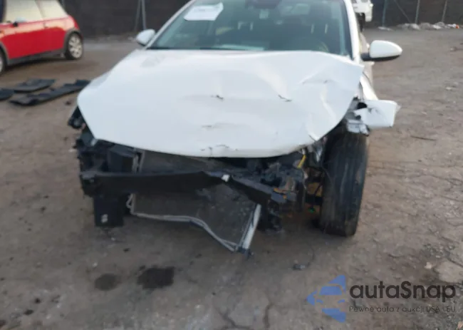 3KPF24AD5LE145060: 43883125