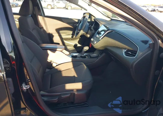 1G1ZD5ST4RF107345: 43882651