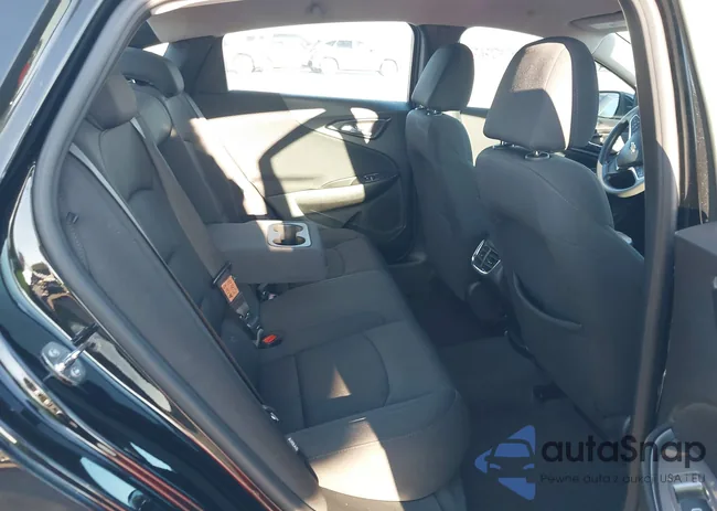 1G1ZD5ST4RF107345: 43882651