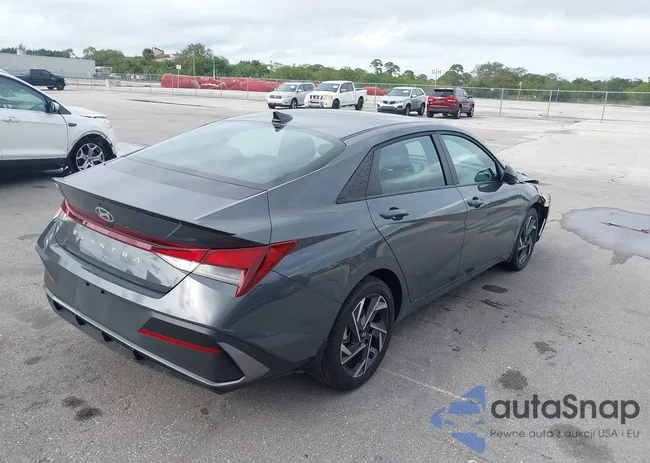 KMHLM4DGXSU984927: 43884979