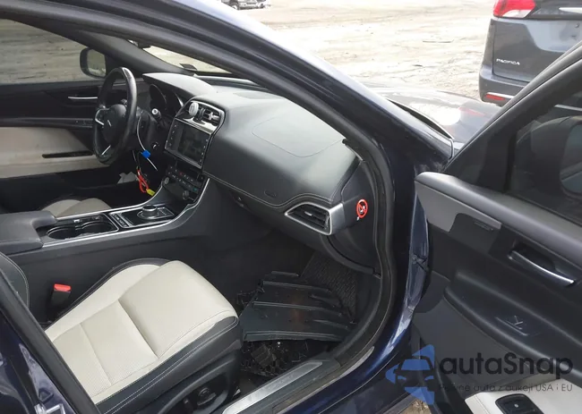 SAJAF4BN2HA969065: 43885030