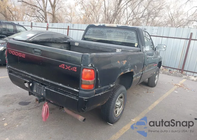 1B7HF16Y8SS336572: 43885150