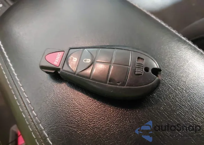 1C4PJLCB2KD262270: 43885256