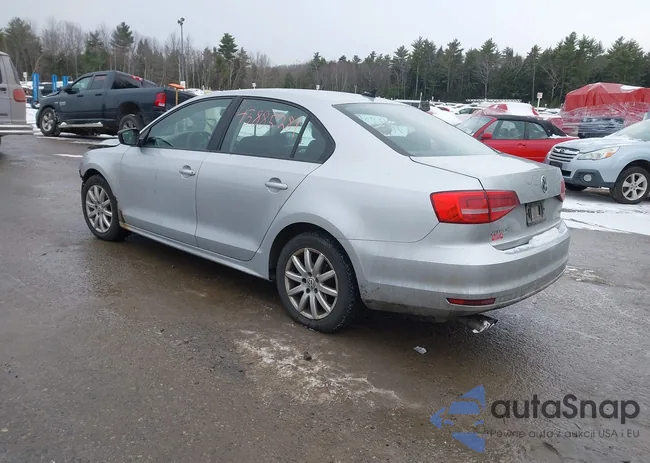 3VWD17AJXFM271472: 43885281