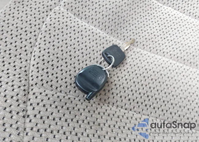 1FTRX18L7YNB71690: 43885350