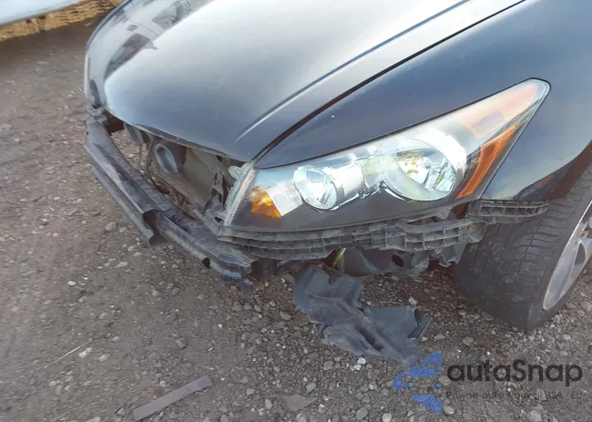 1HGCP26808A101225: 43885361