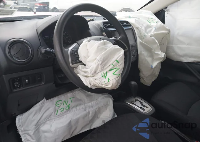 ML32AUHJ5RH014987: 43884458