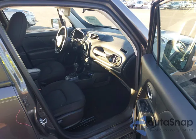 ZACCJABB8JPG69255: 43884563