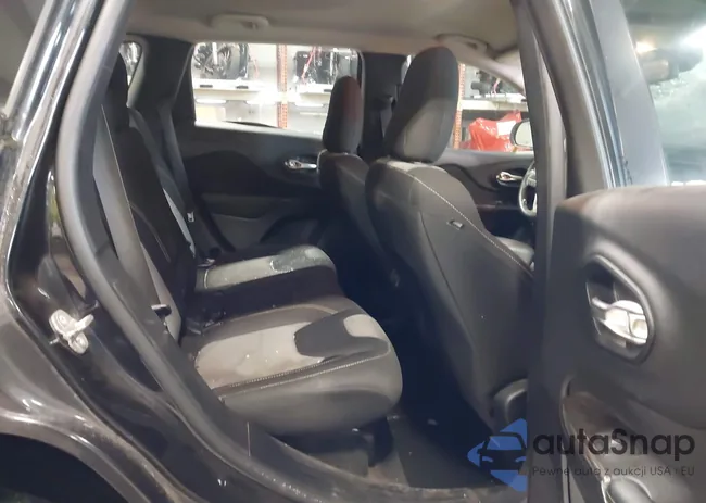 1C4PJLAB6EW155458: 43884627