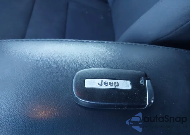 1C4RJEAG0FC713842: 43884763