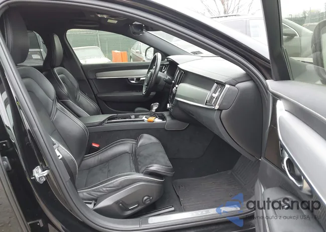 YV1A22VM8M1165603: 43886060