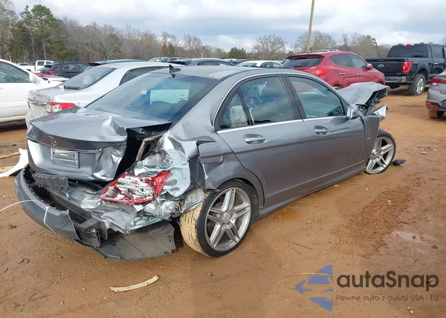 WDDGF4HB0CA729145: 43886416