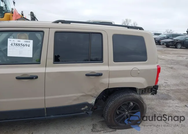 1C4NJRBB7HD170575: 43885694