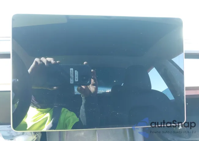 5YJ3E1EBXNF171796: 43885718