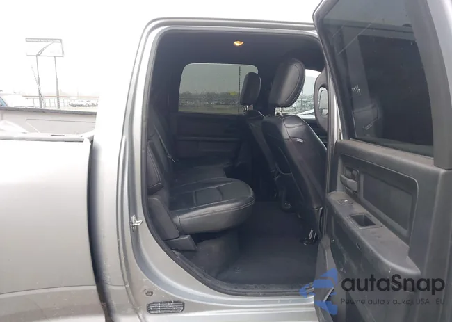 3C63RRGL9MG618417: 43885744