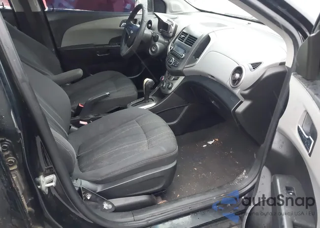 1G1JC5SH3C4102197: 43887111