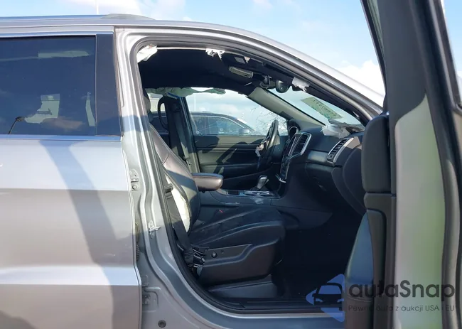 1C4RJEAG2JC253348: 43887112