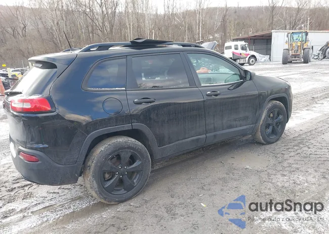 1C4PJMAB3HW589203: 43887435