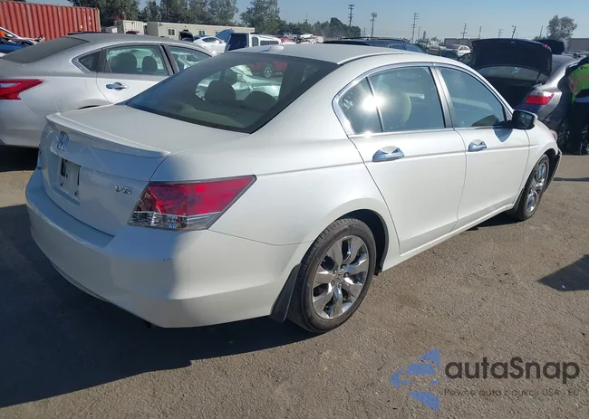 1HGCP36808A030808: 43887859