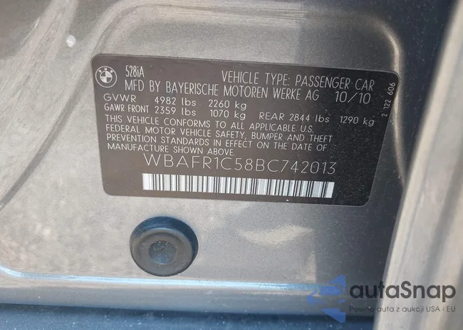 WBAFR1C58BC742013: 43887907