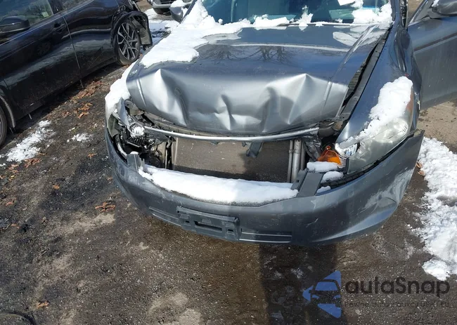 1HGCP2F44AA107869: 43888211