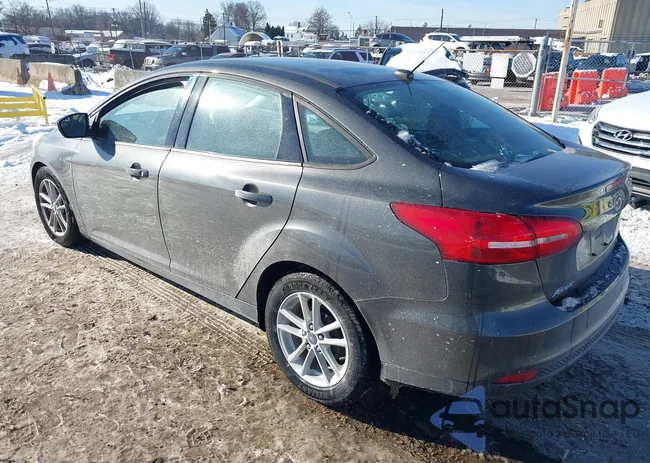 1FADP3F20JL215570: 43888381